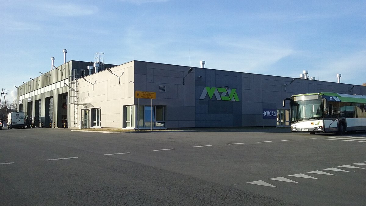 Budynek stacji kontroli pojazdów i serwisu w Tomaszowie Mazowieckim