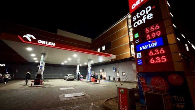 Ceny paliw 28.10.2026: limit dla diesla rośnie do 8,28 zł/l, benzyny o 3 gr taniej